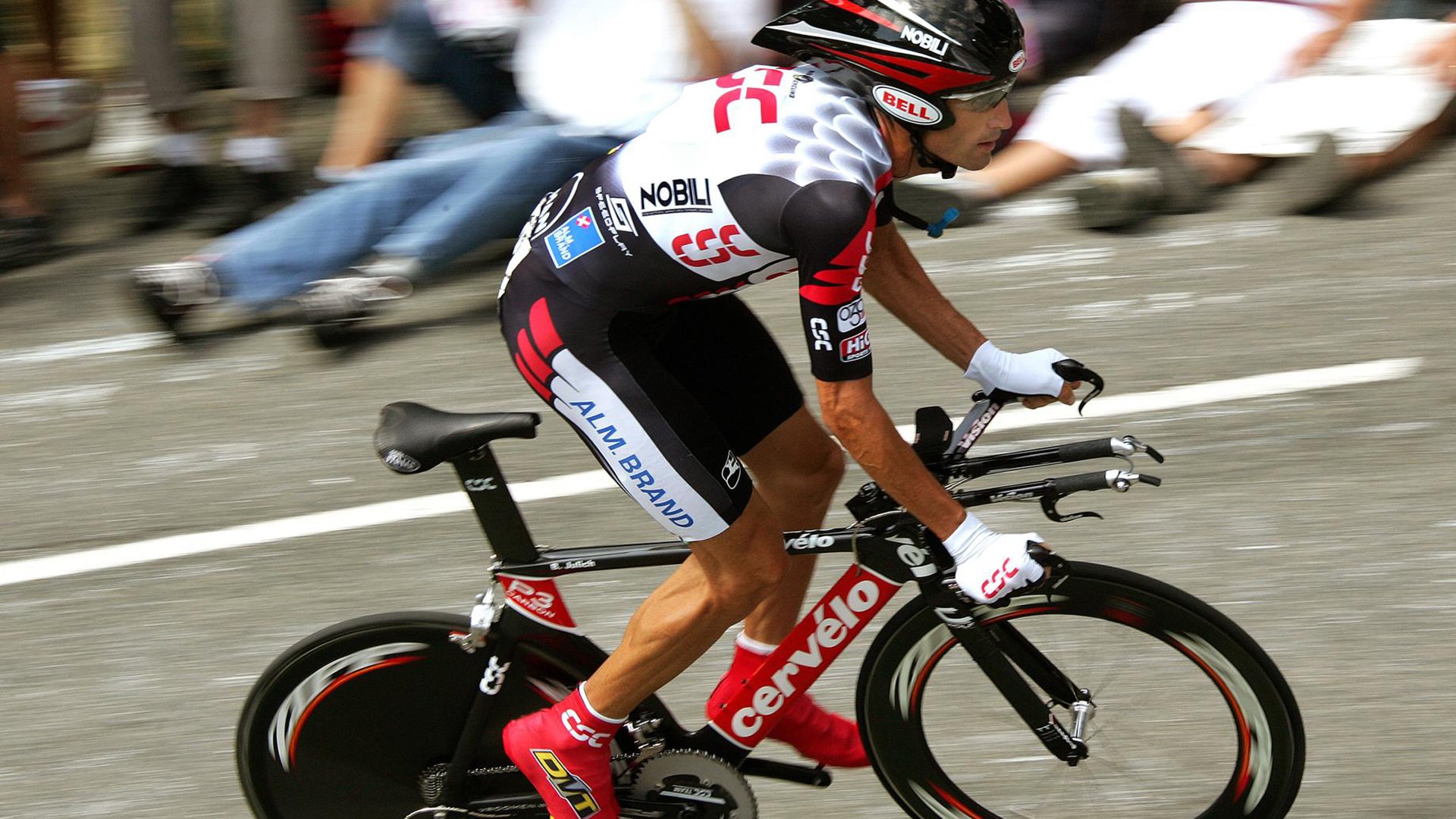 英超火热争冠：激烈拼搏演绎足球经典，英超足球视频